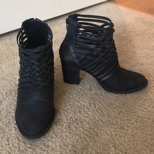 Black thick heel booties!